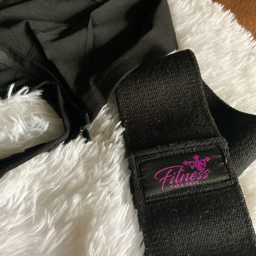 โค๏ธ S/M YELETE Hooded Sports bra - Picture 6 of 6